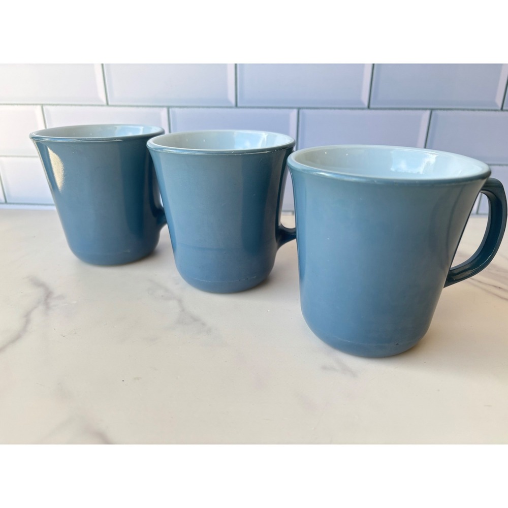 Vintage Pyrex Blue Milk Glass D-Handle Mugs Set of‎ 3